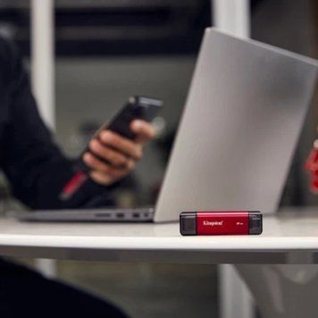 Купити Портативний SSD Kingston Dual USB-A/C 2TB Dual Portable 1050MB/s USB 3.2 Gen 2 Red/Black