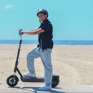 Купити Электросамокат OKAI ES40-Black 10", 500(1000)W, 15.6Ah, 70km, 38km\h, 25%, NFC, App, 23kg